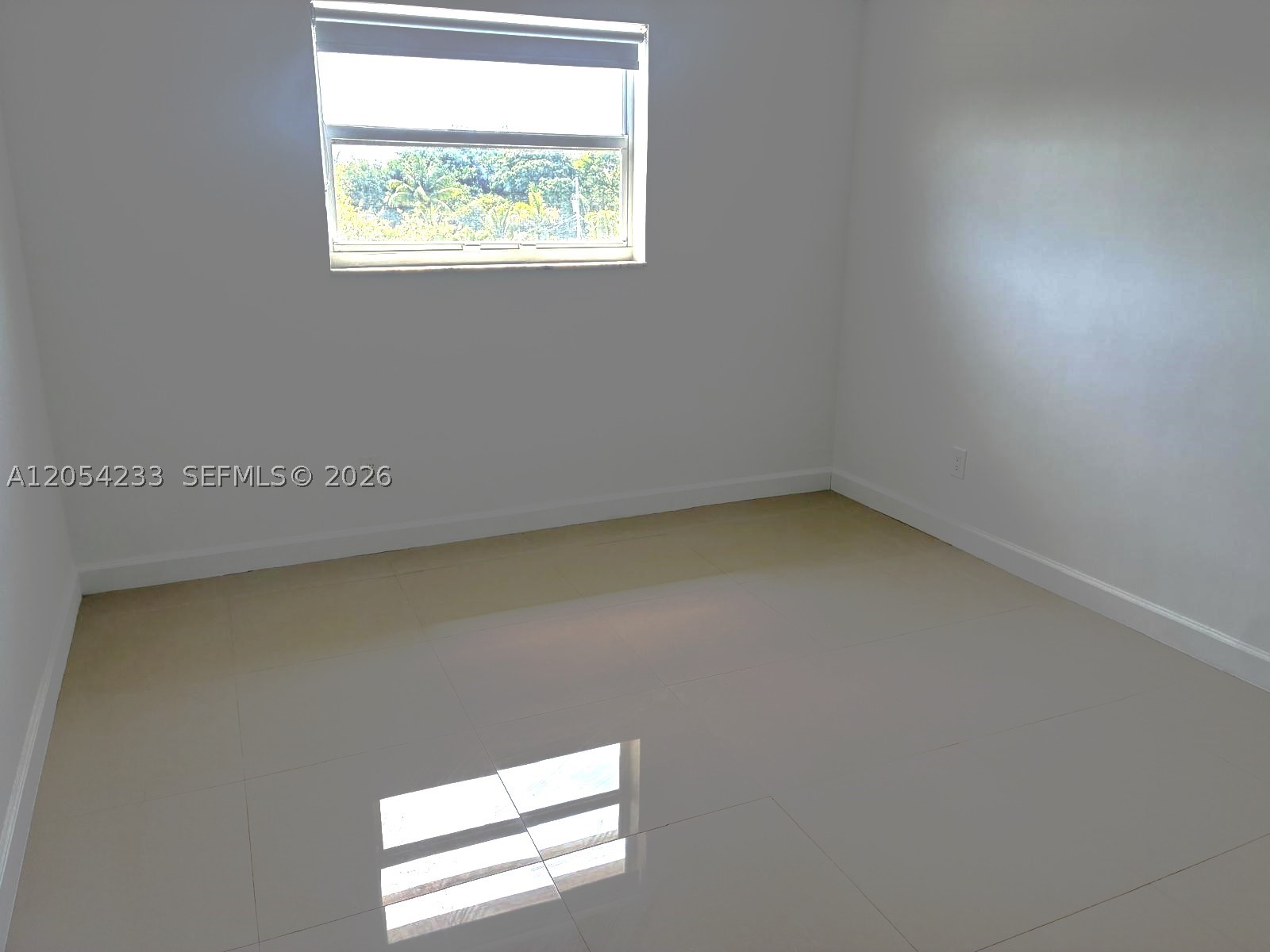 BISCAYNE COURT - Residential Lease