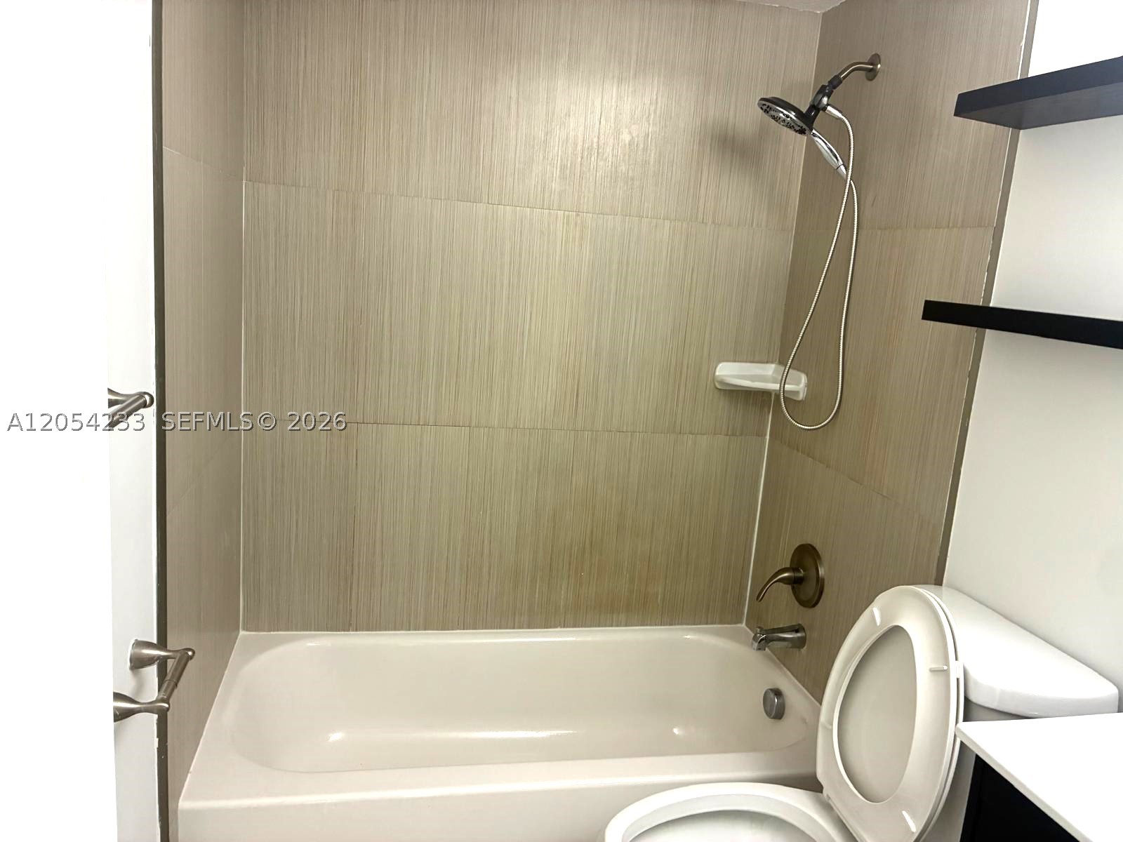 BISCAYNE COURT - Residential Lease