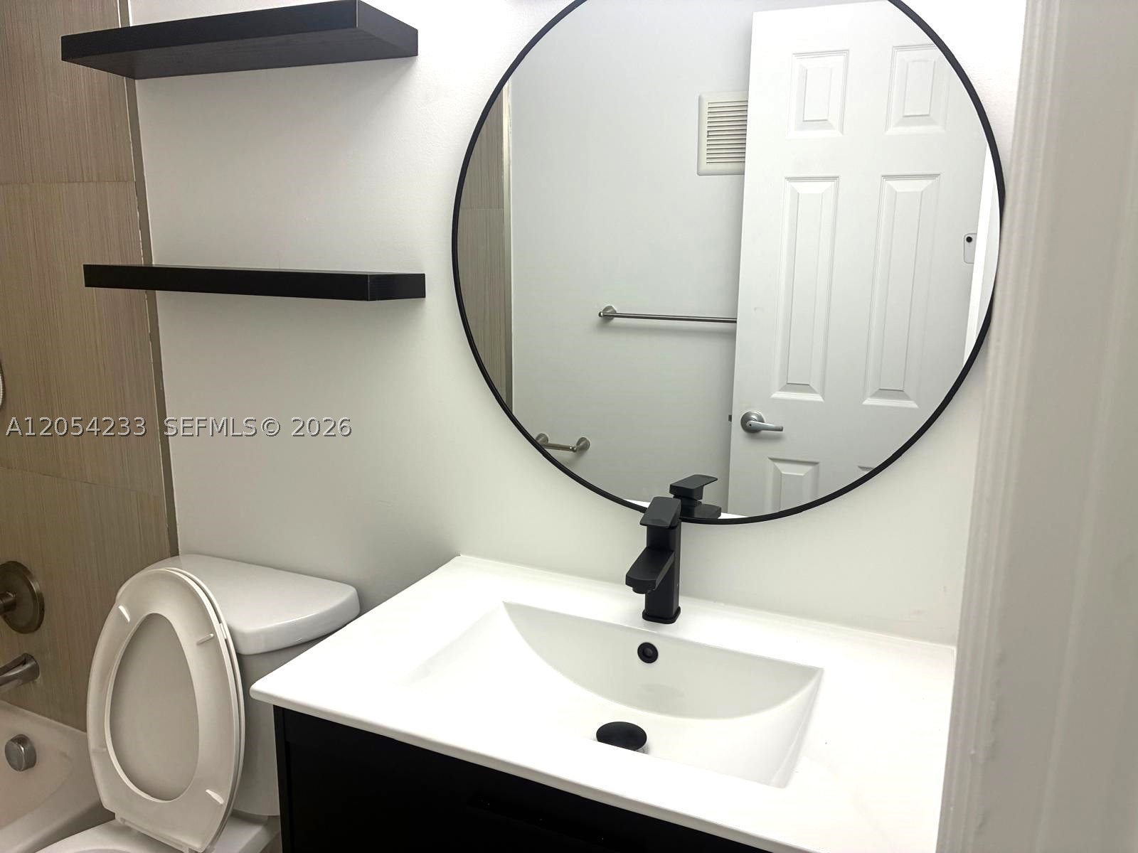 BISCAYNE COURT - Residential Lease