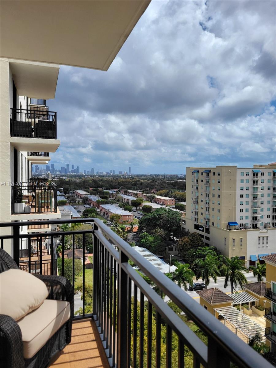 PUERTA DE PALMAS CONDO - Residential