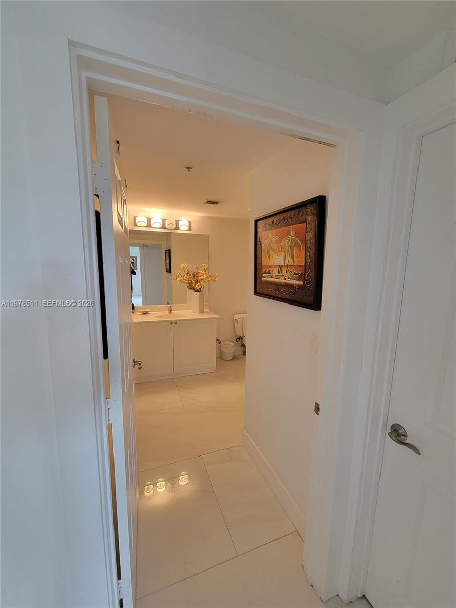 PUERTA DE PALMAS CONDO - Residential