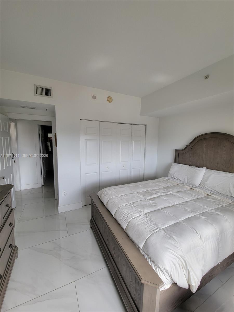 PUERTA DE PALMAS CONDO - Residential