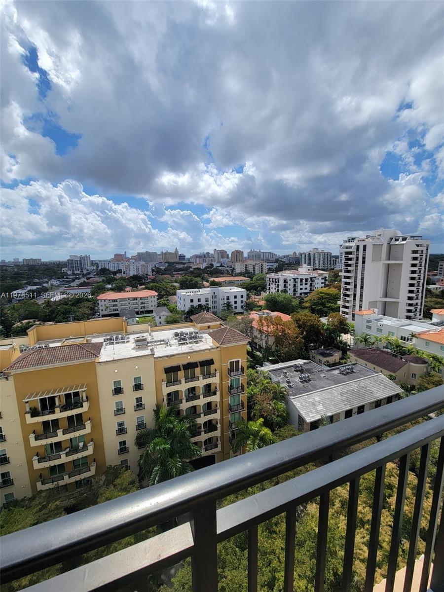 PUERTA DE PALMAS CONDO - Residential