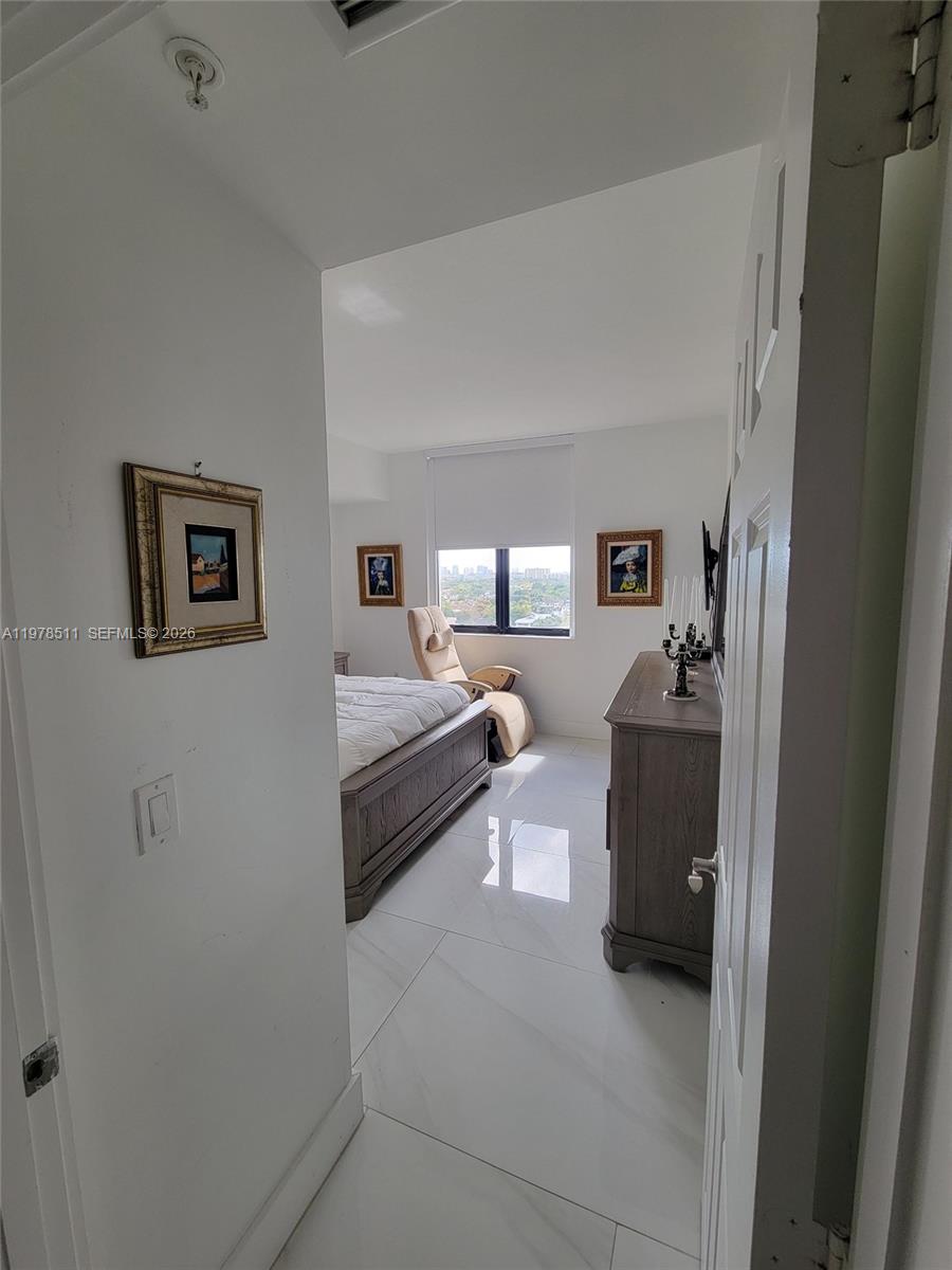 PUERTA DE PALMAS CONDO - Residential