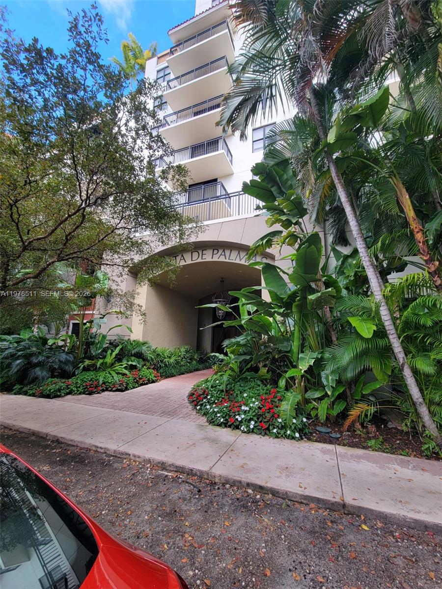PUERTA DE PALMAS CONDO - Residential