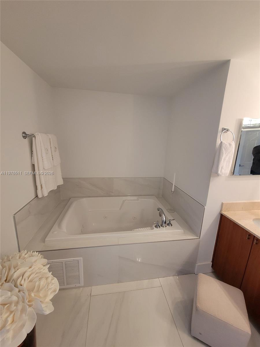 PUERTA DE PALMAS CONDO - Residential