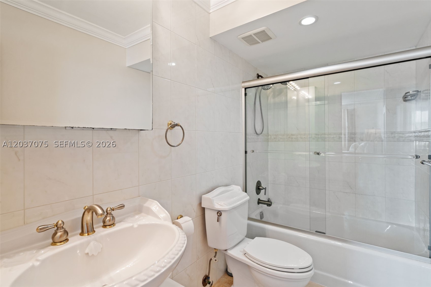 VENETIAN CONDO - Residential Lease