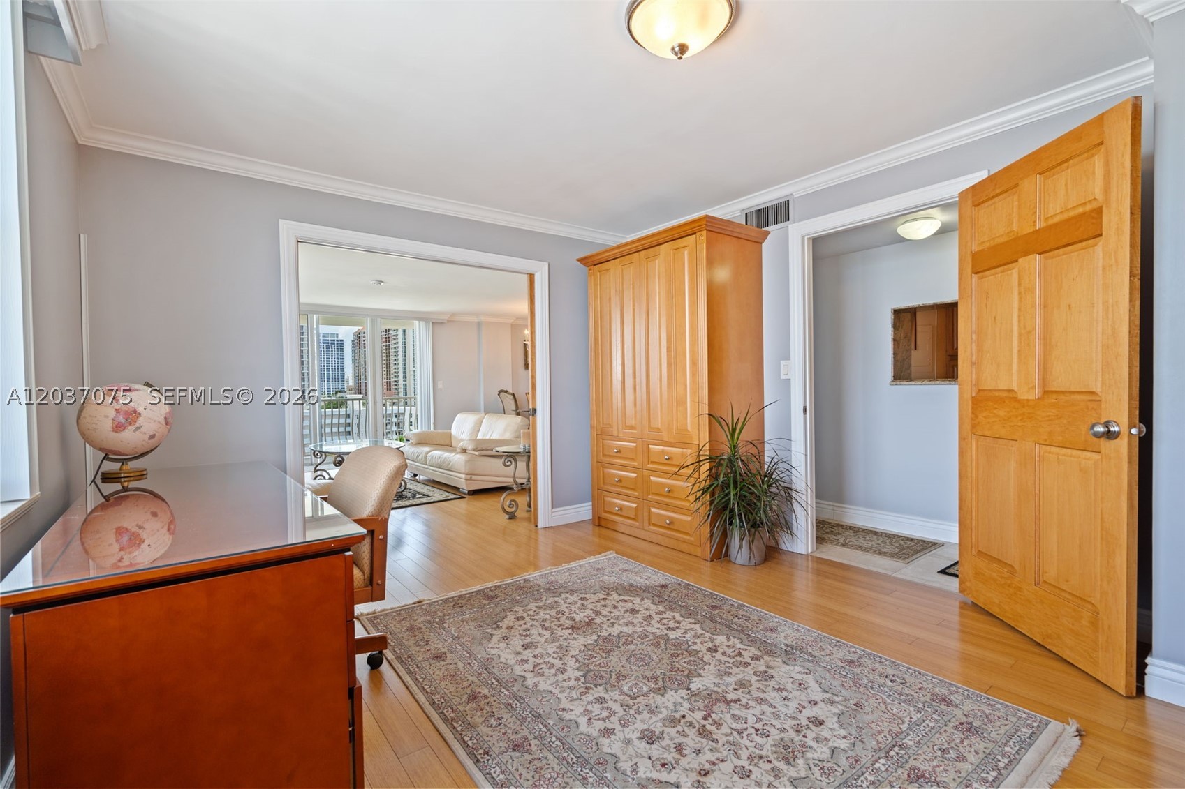 VENETIAN CONDO - Residential Lease