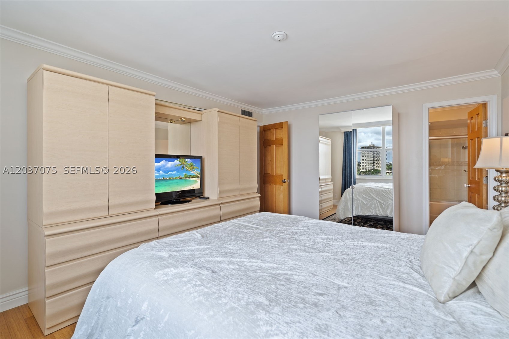VENETIAN CONDO - Residential Lease