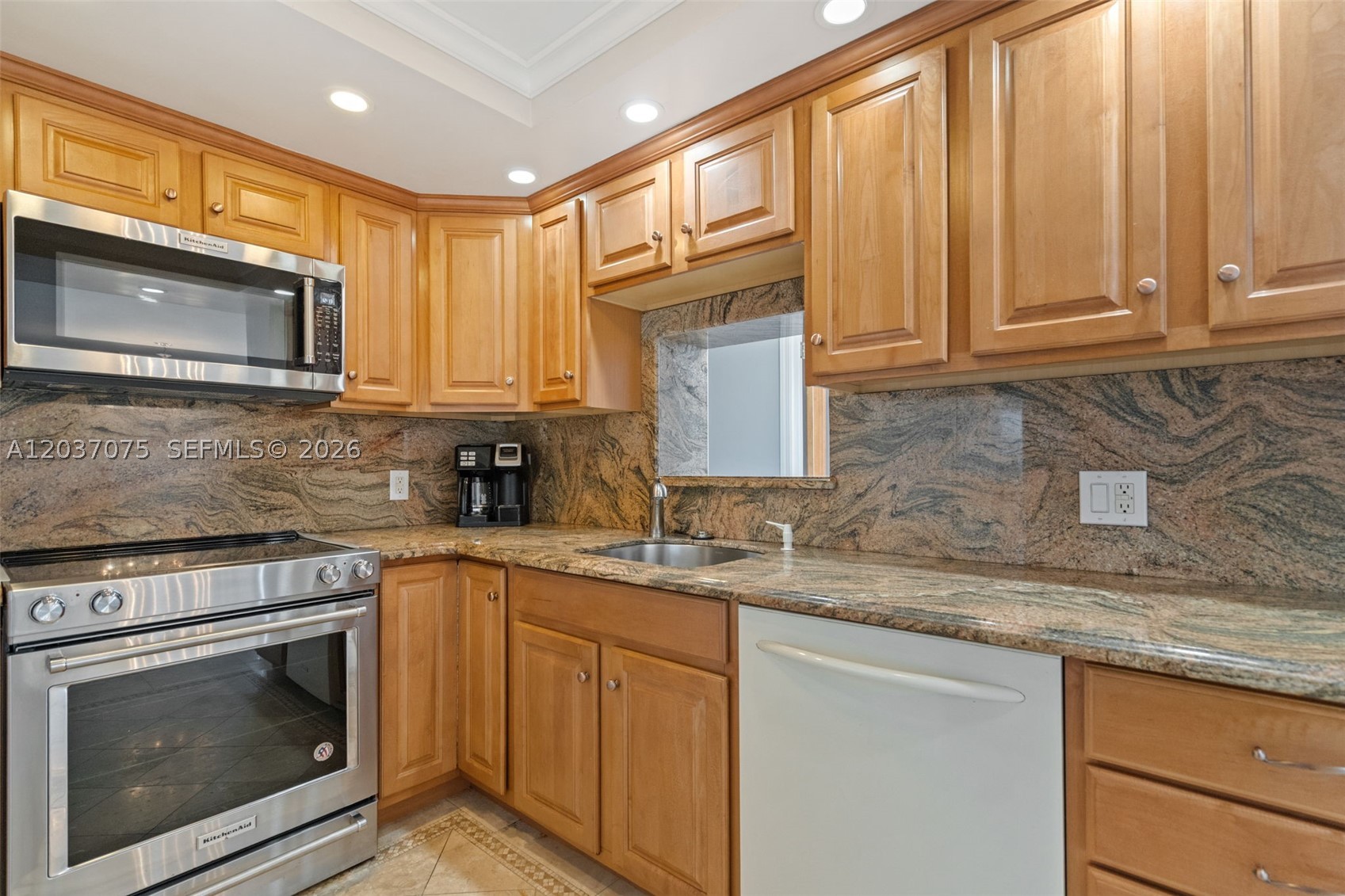 VENETIAN CONDO - Residential Lease
