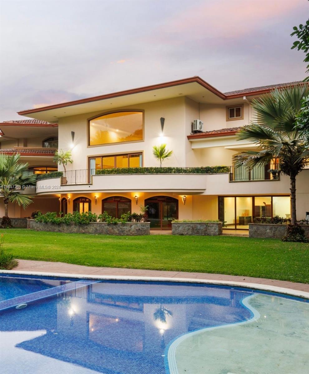 Casas enSan Rafael Escazu - Residential