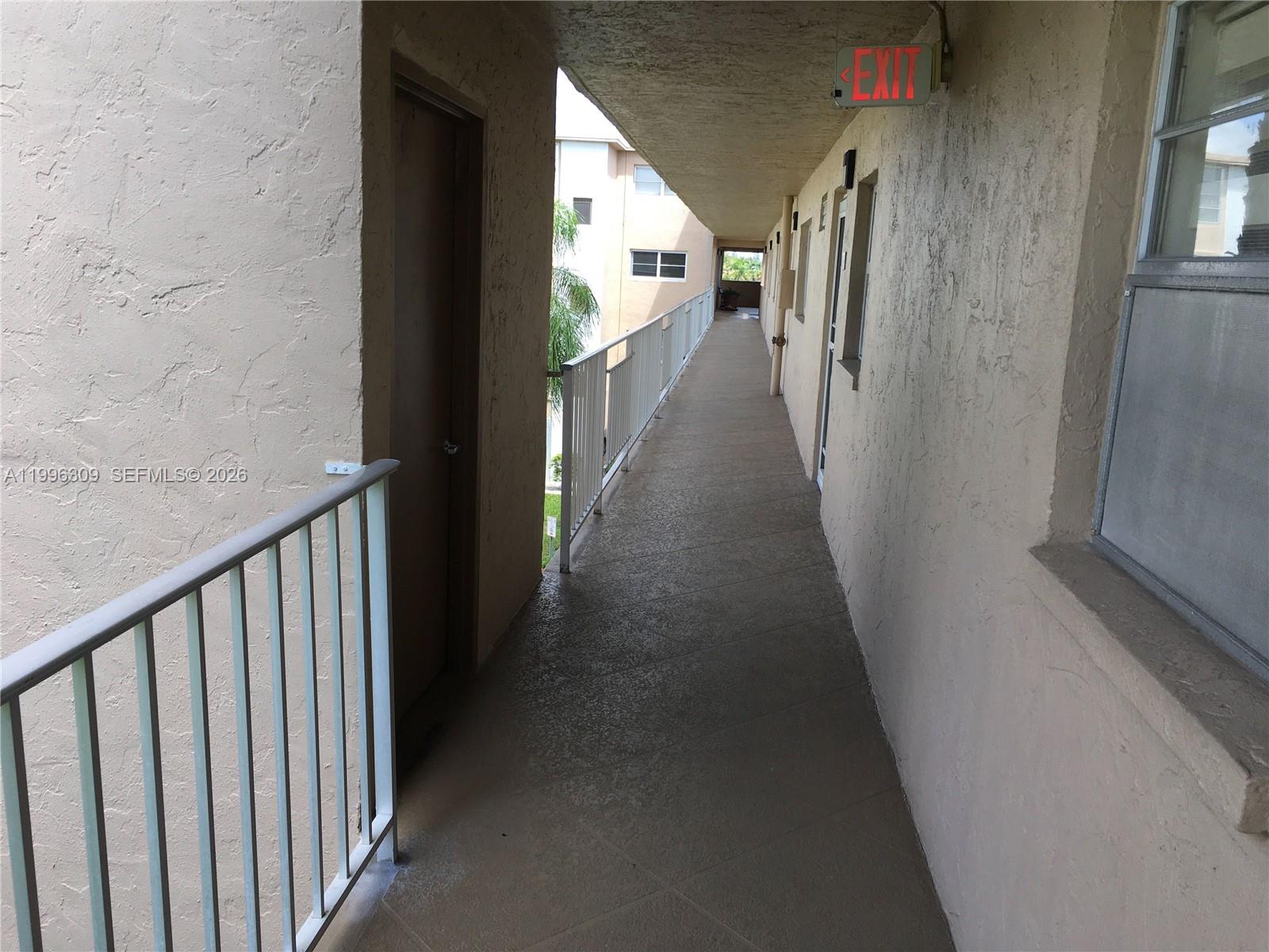 VILLAGE ROYALE GREENHILL - Residential