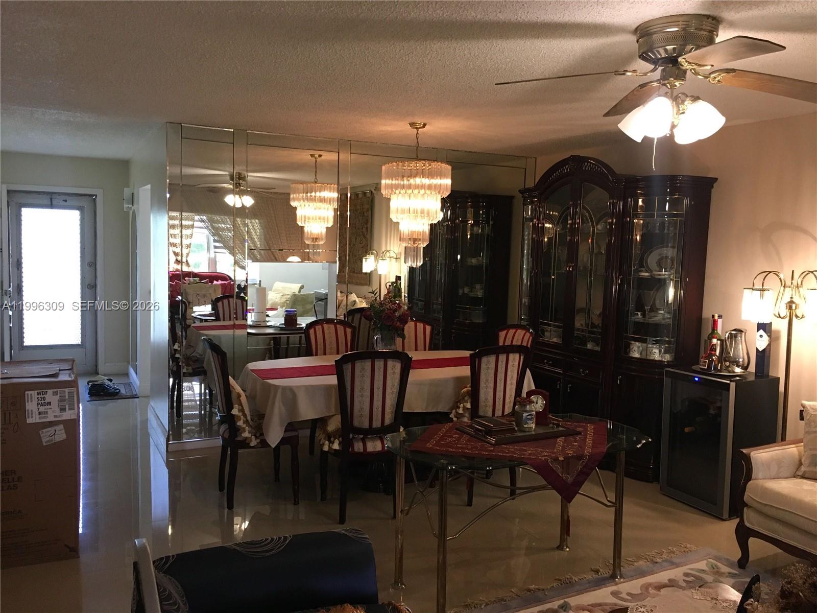 VILLAGE ROYALE GREENHILL - Residential