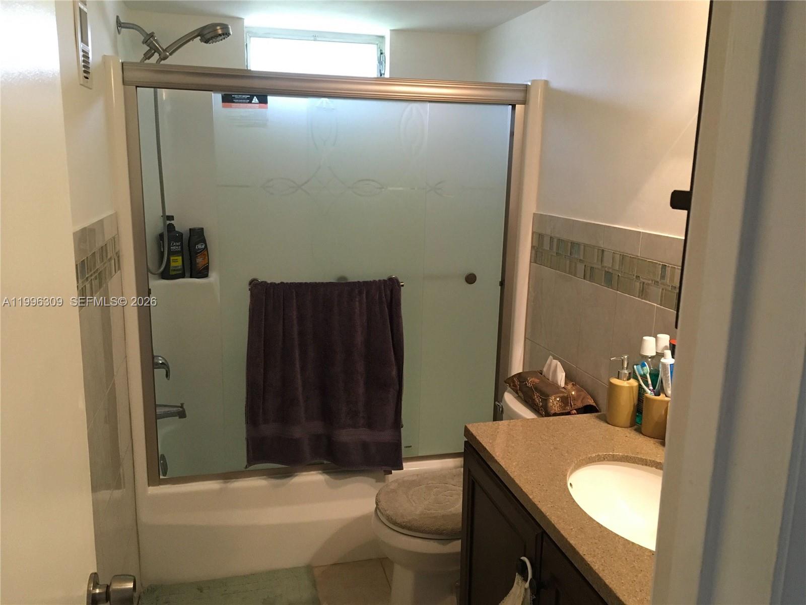 VILLAGE ROYALE GREENHILL - Residential