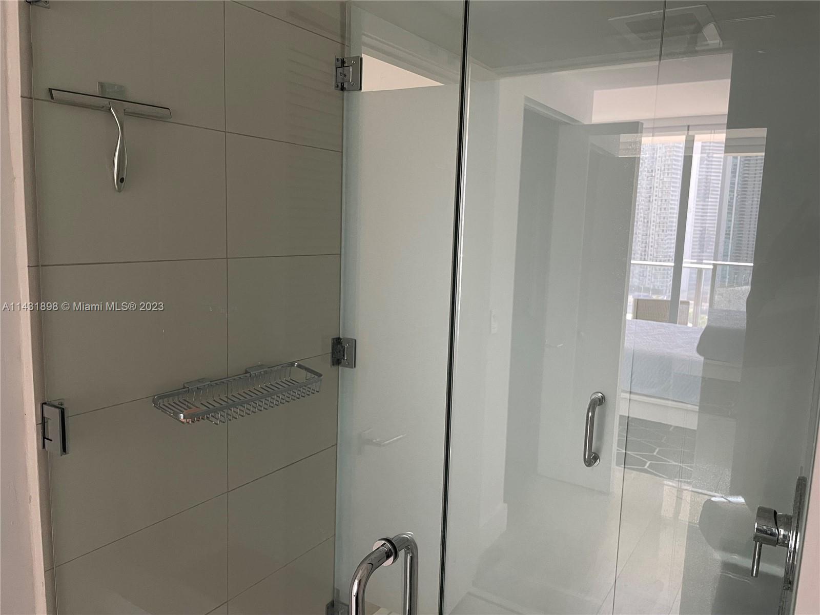 3401 MIDTOWN CONDO - Residential Lease