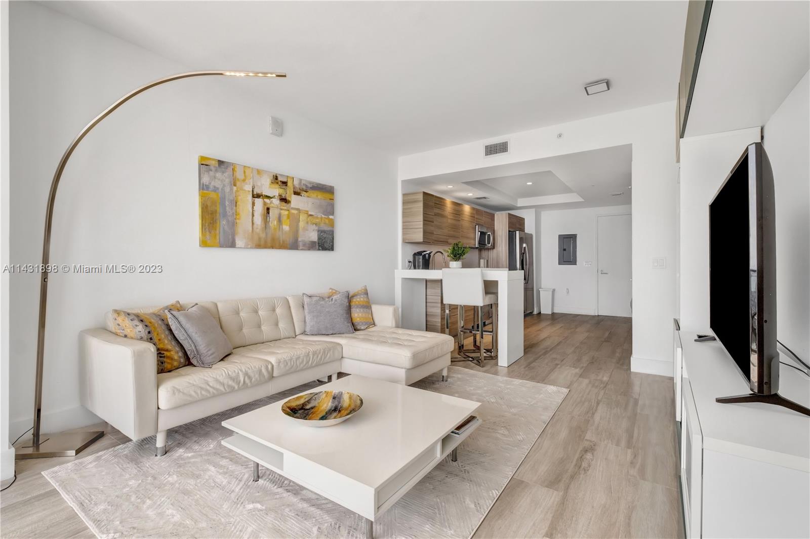 3401 MIDTOWN CONDO - Residential Lease