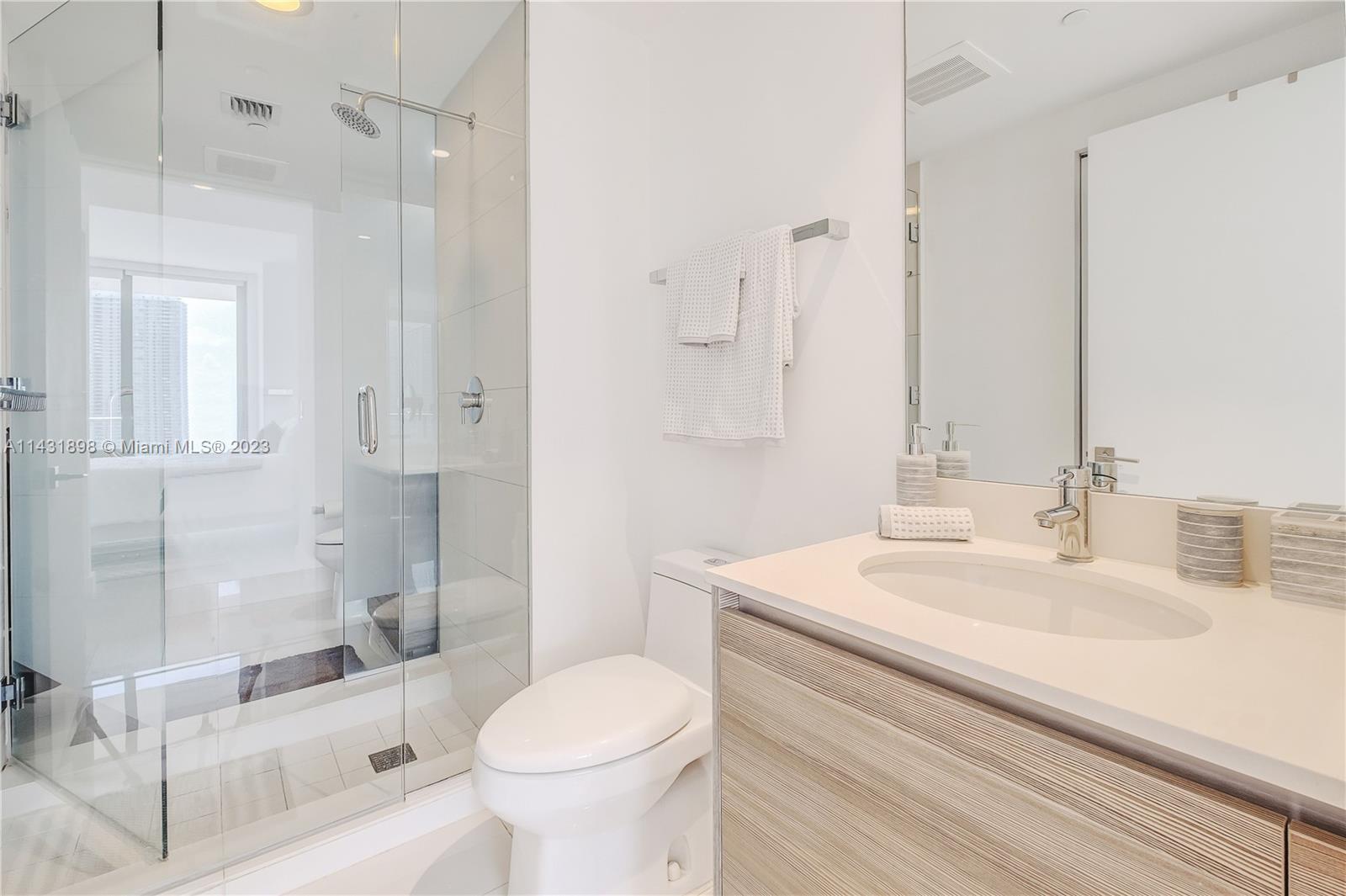 3401 MIDTOWN CONDO - Residential Lease