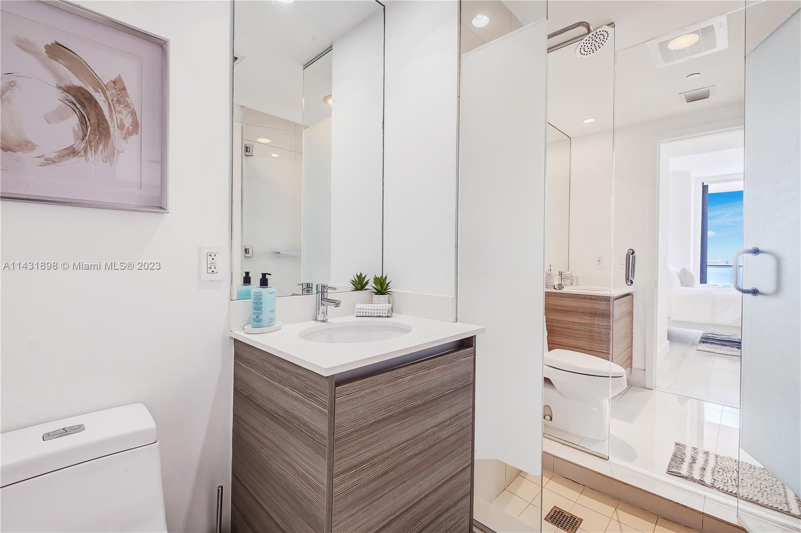 3401 MIDTOWN CONDO - Residential Lease