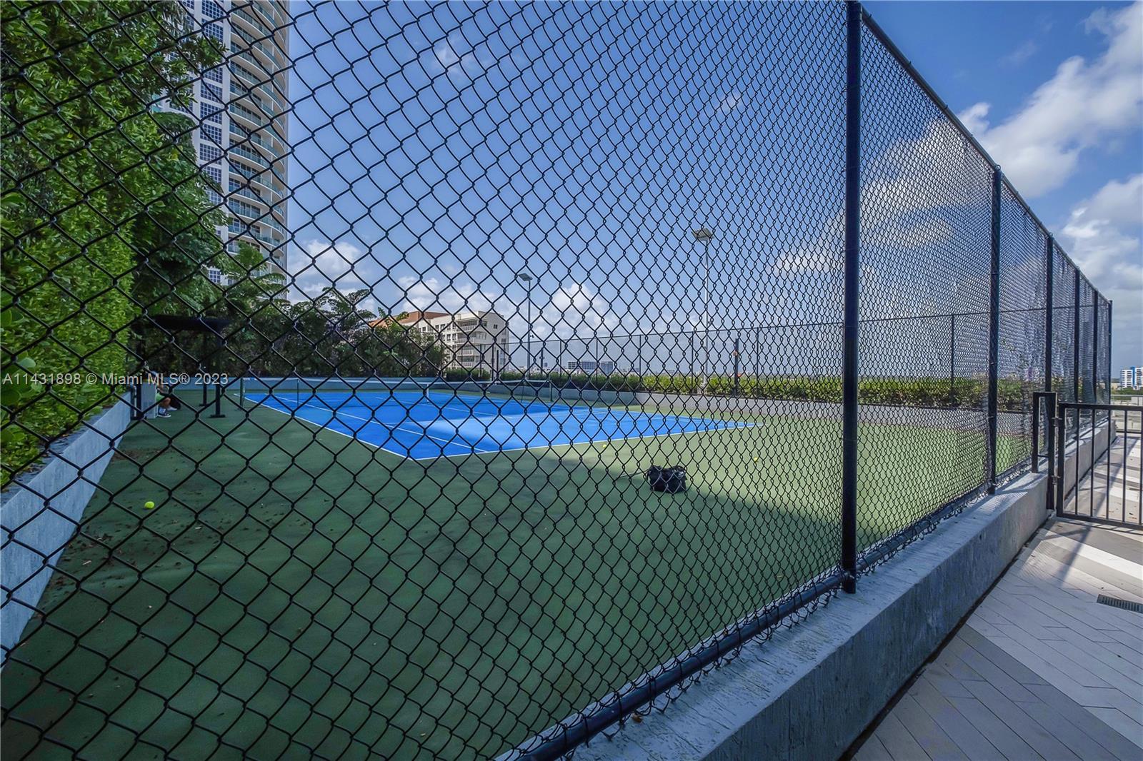 3401 MIDTOWN CONDO - Residential Lease