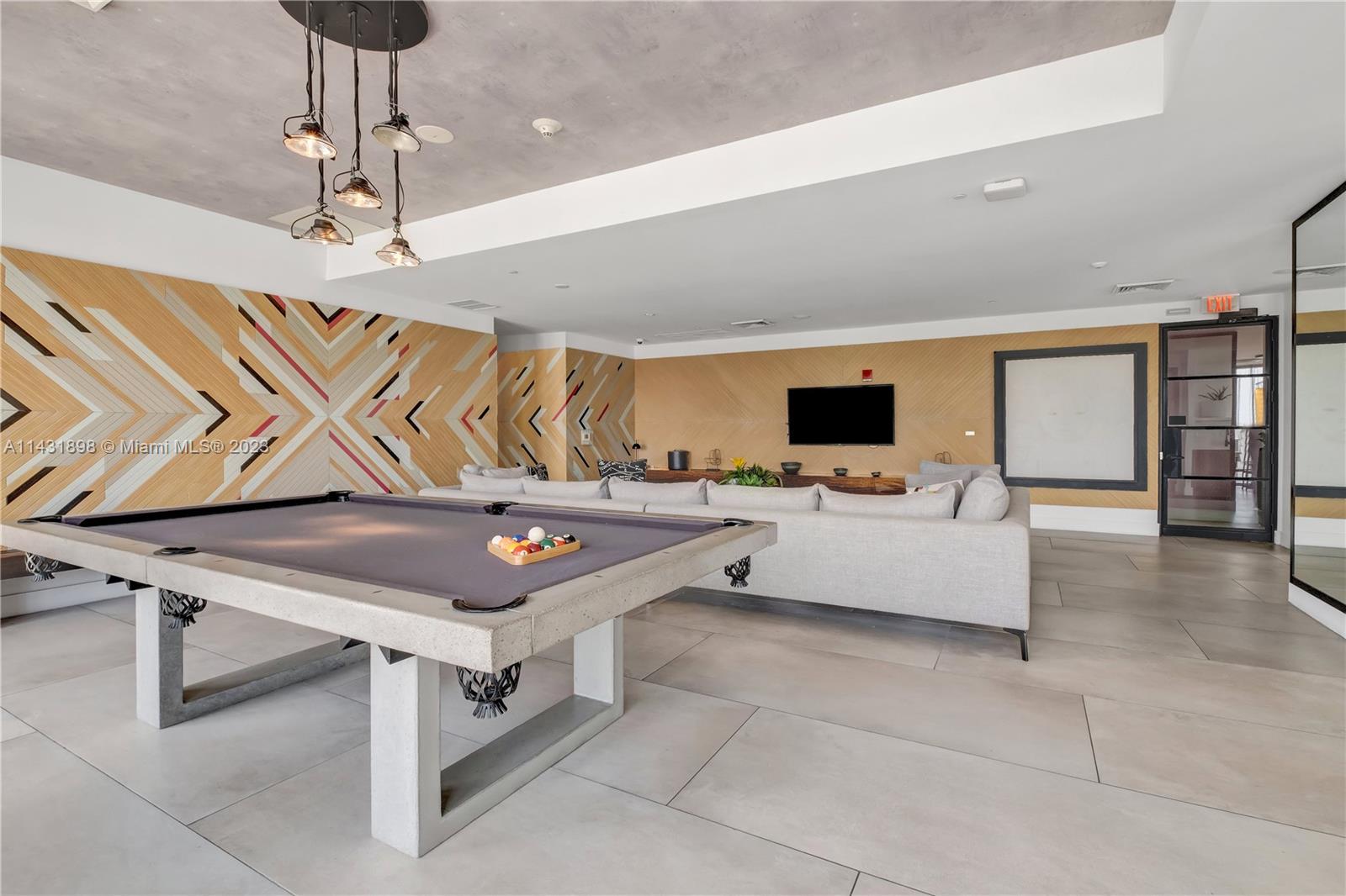 3401 MIDTOWN CONDO - Residential Lease