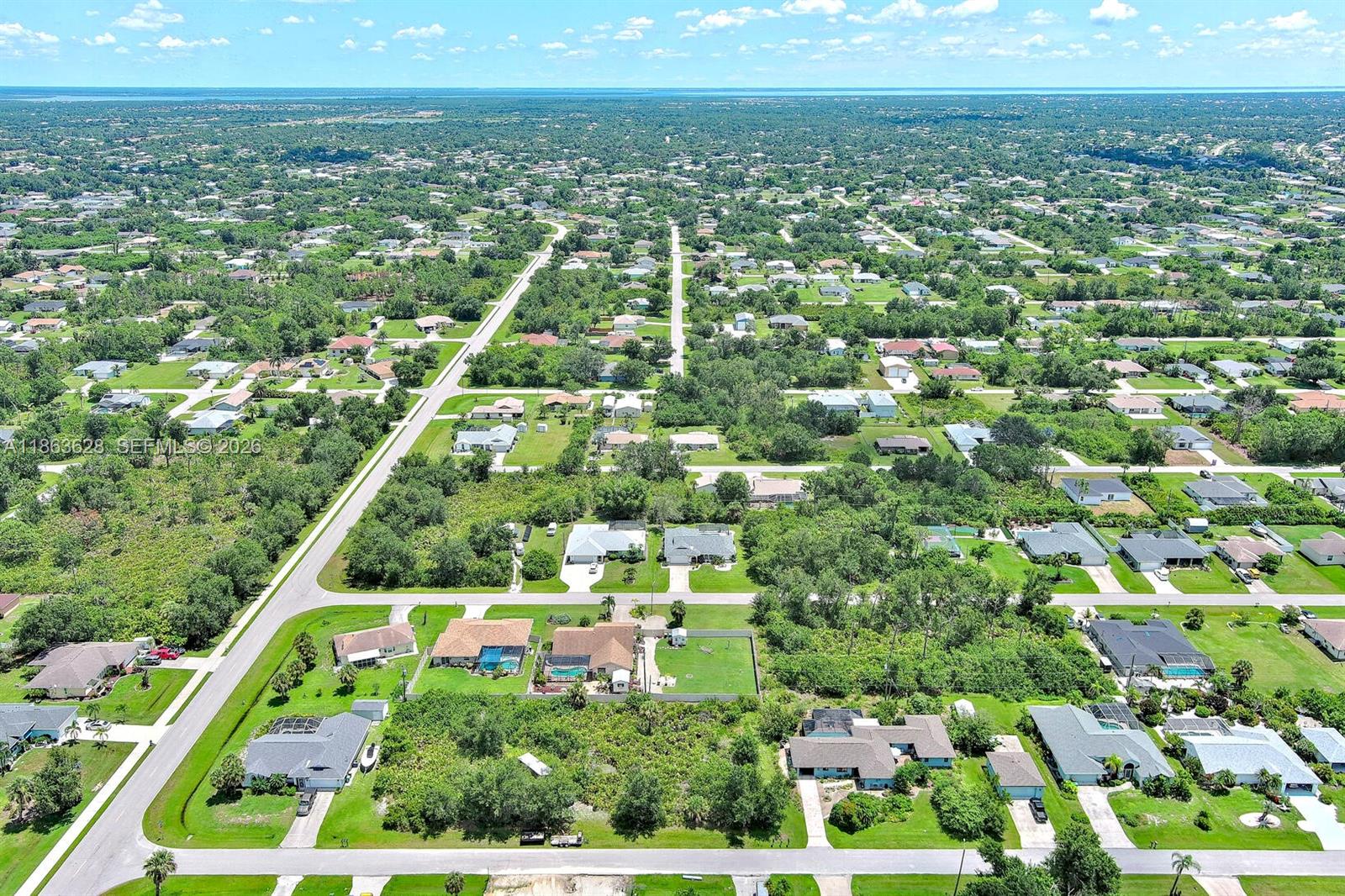 Port Charlotte - Land