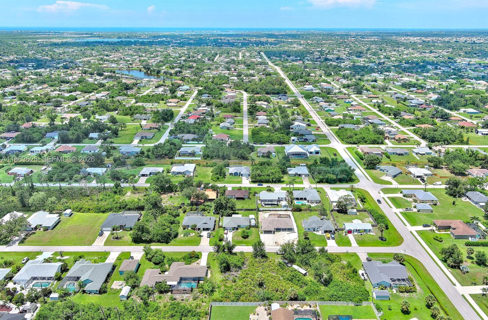 Port Charlotte - Land