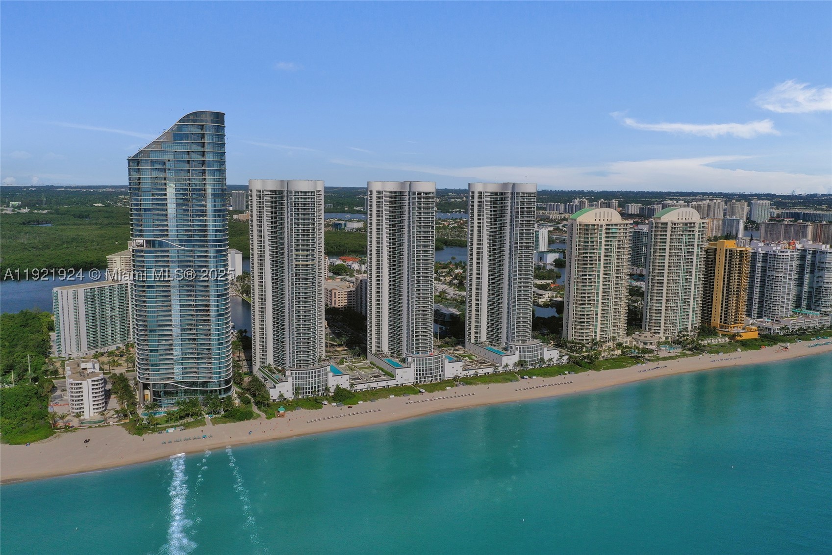 TDR TOWER III CONDO - Residential