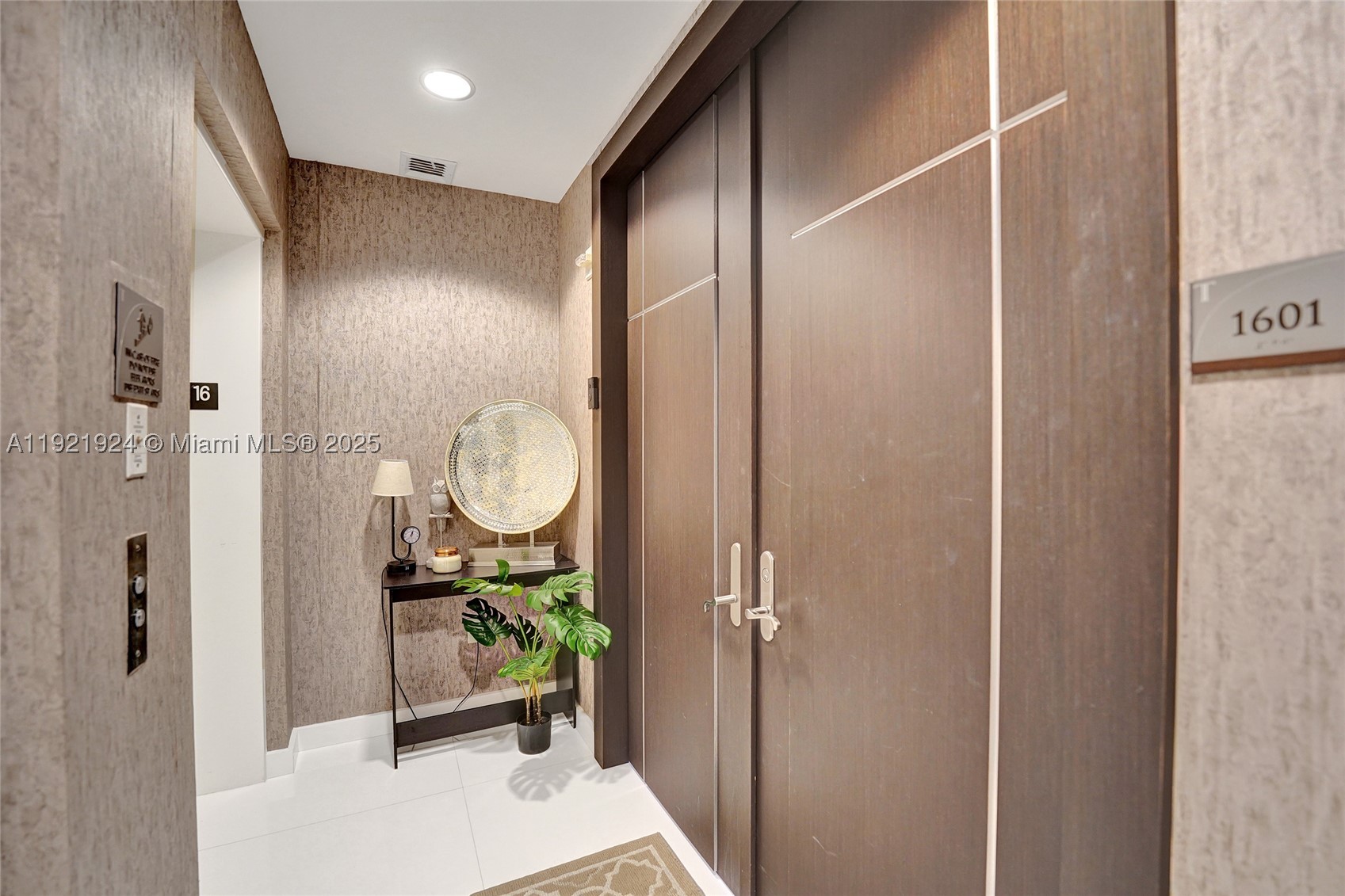 TDR TOWER III CONDO - Residential