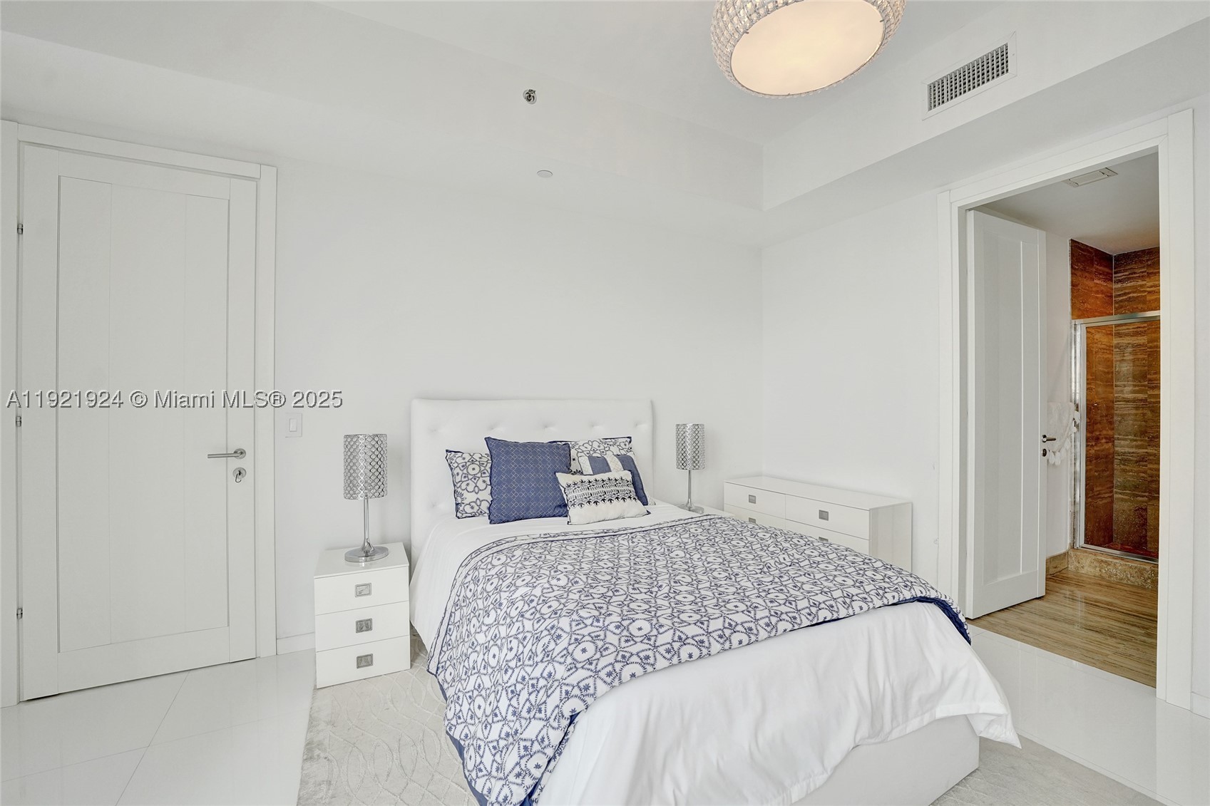 TDR TOWER III CONDO - Residential