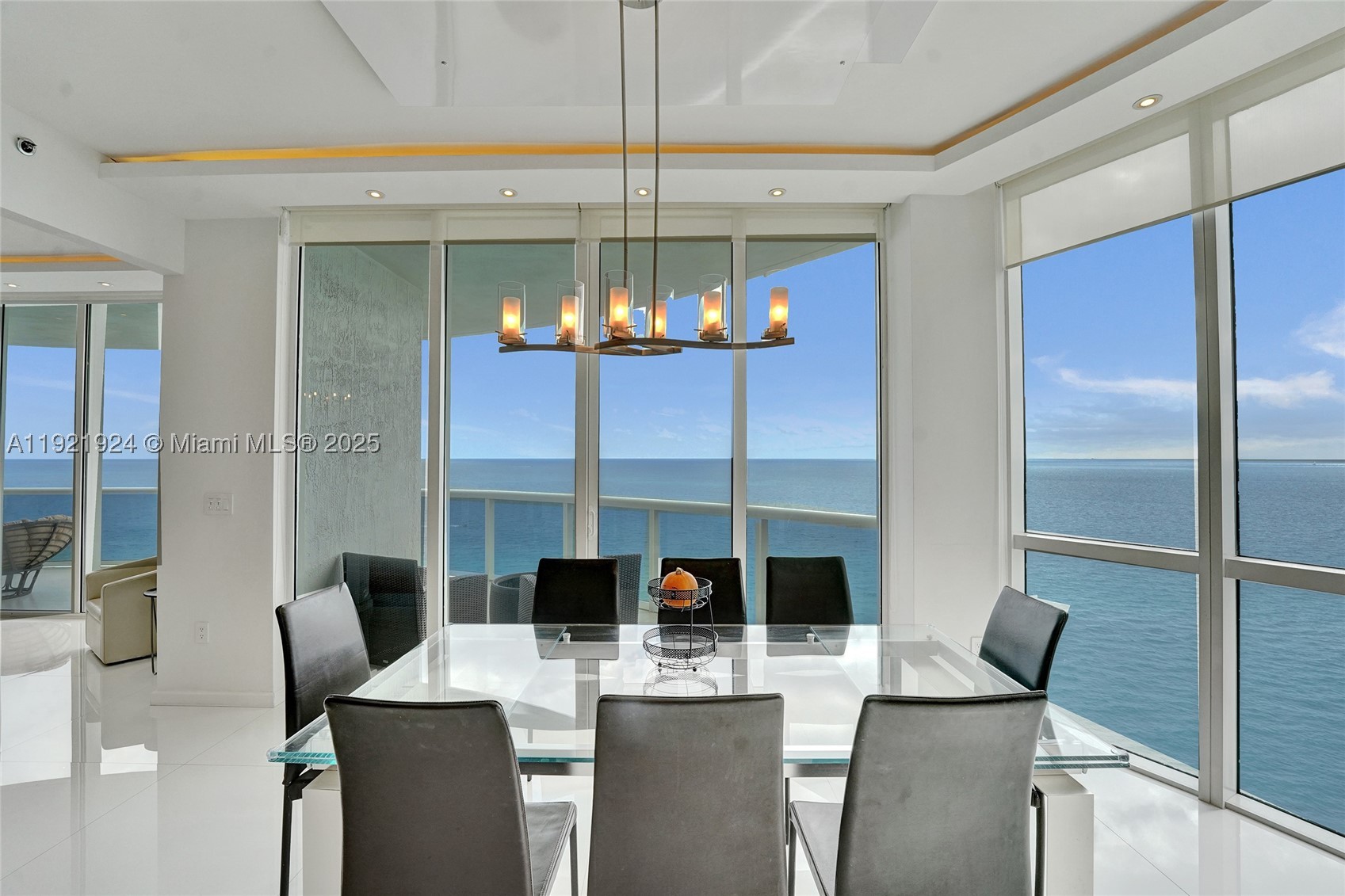TDR TOWER III CONDO - Residential