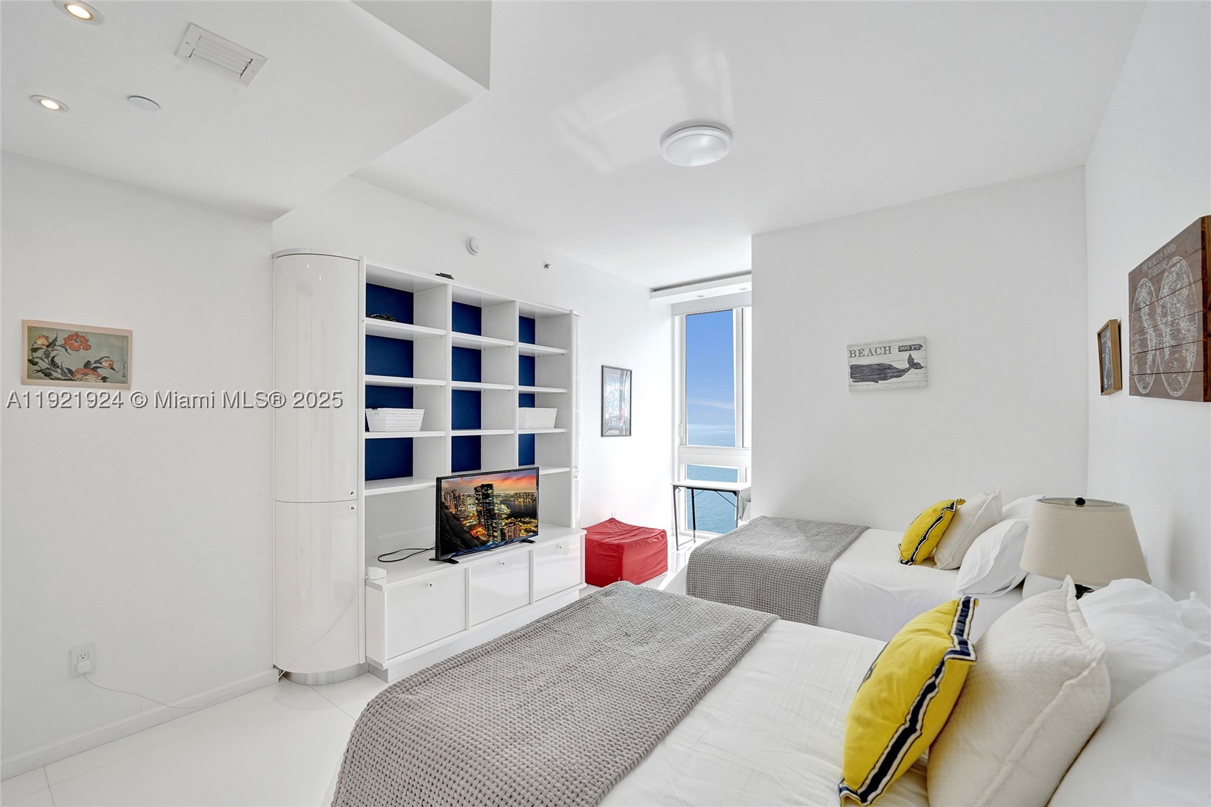 TDR TOWER III CONDO - Residential
