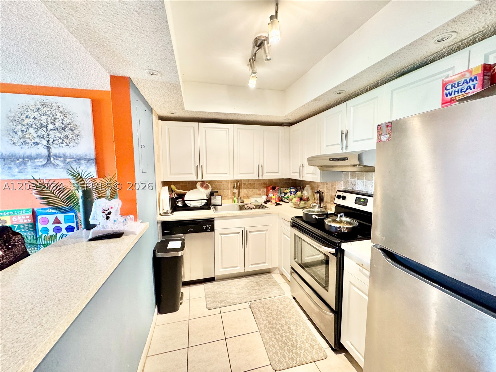 INVERWOOD CONDO - Residential