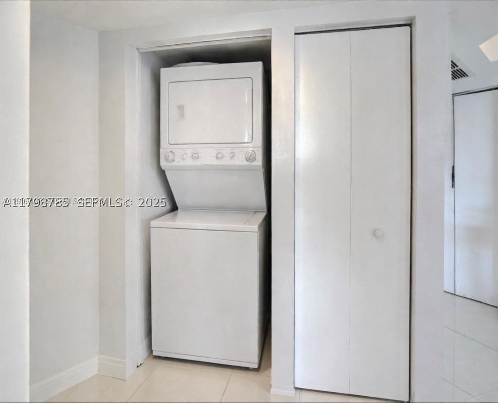 ST TROPEZ OCEAN CONDO - Residential