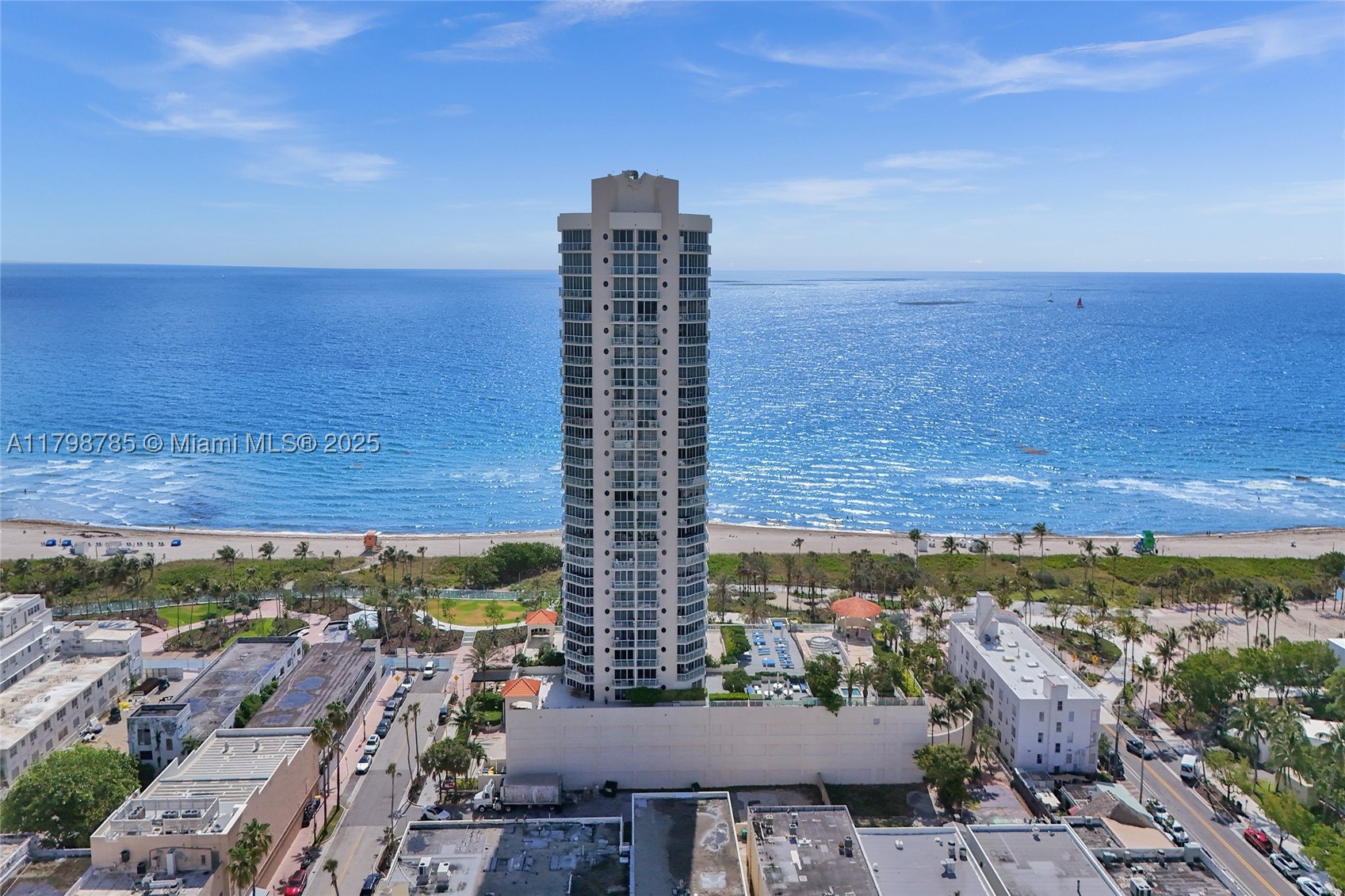 ST TROPEZ OCEAN CONDO - Residential