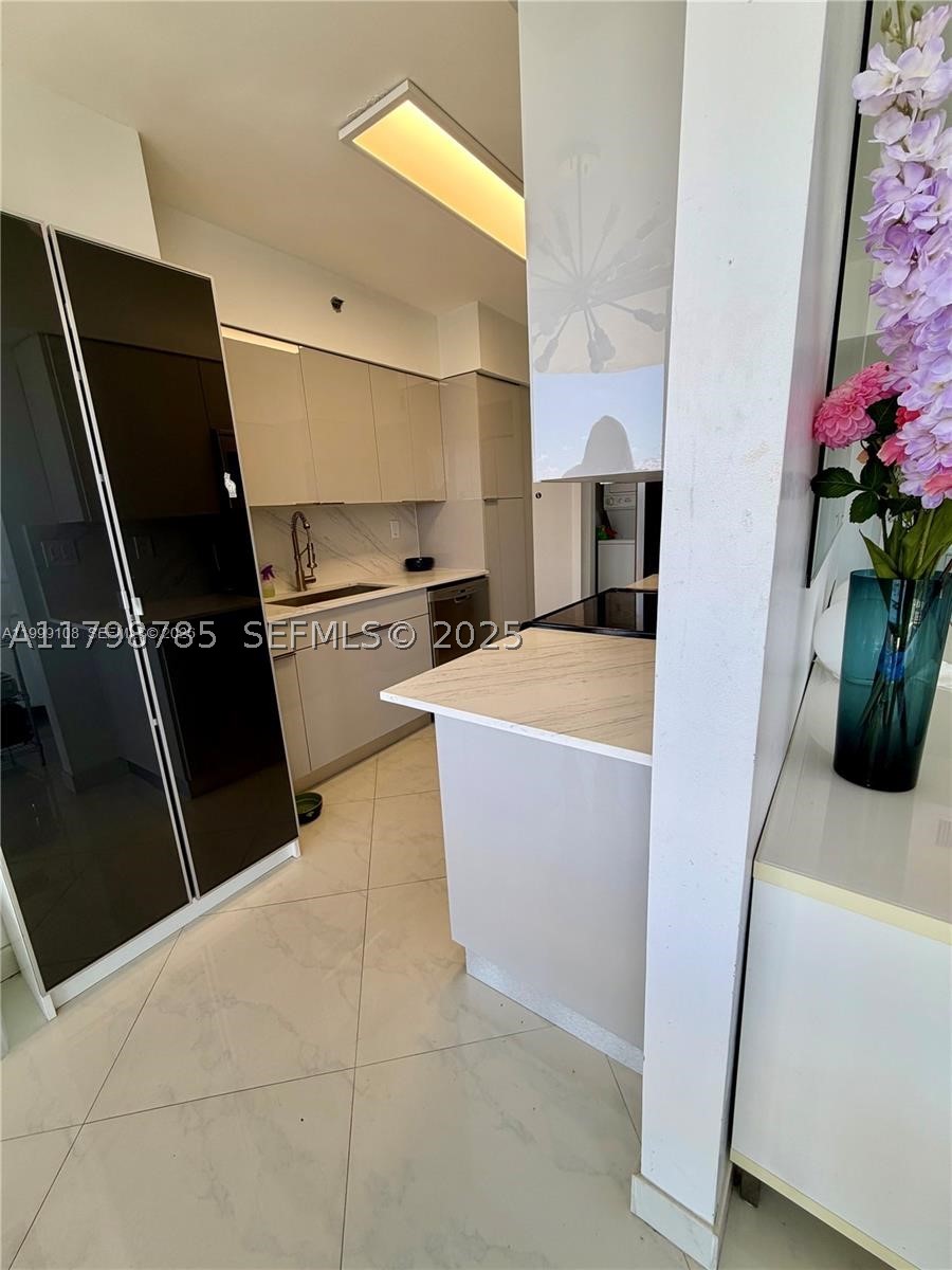 ST TROPEZ OCEAN CONDO - Residential