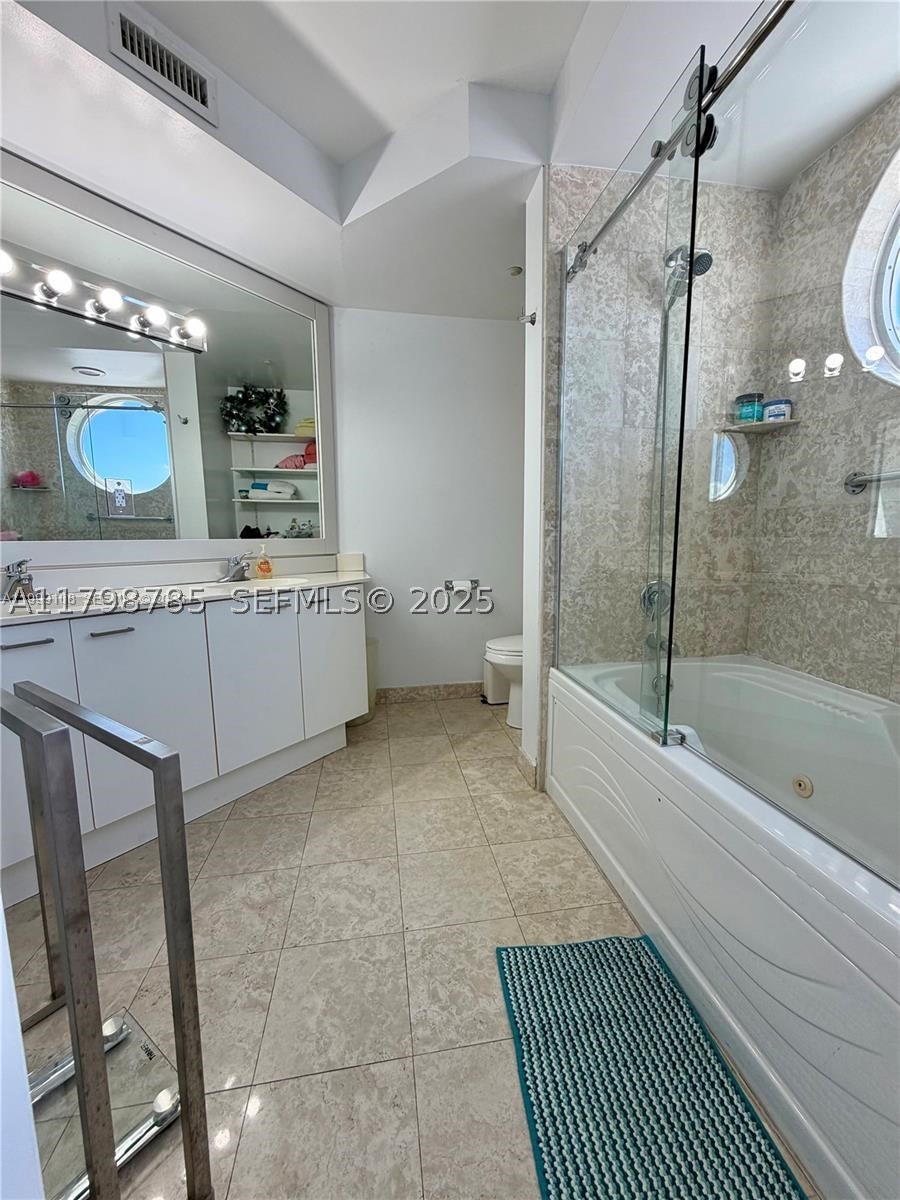 ST TROPEZ OCEAN CONDO - Residential