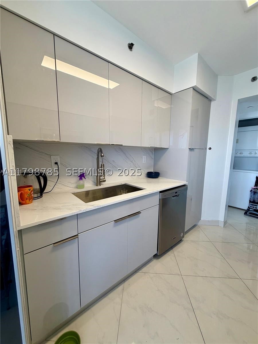 ST TROPEZ OCEAN CONDO - Residential