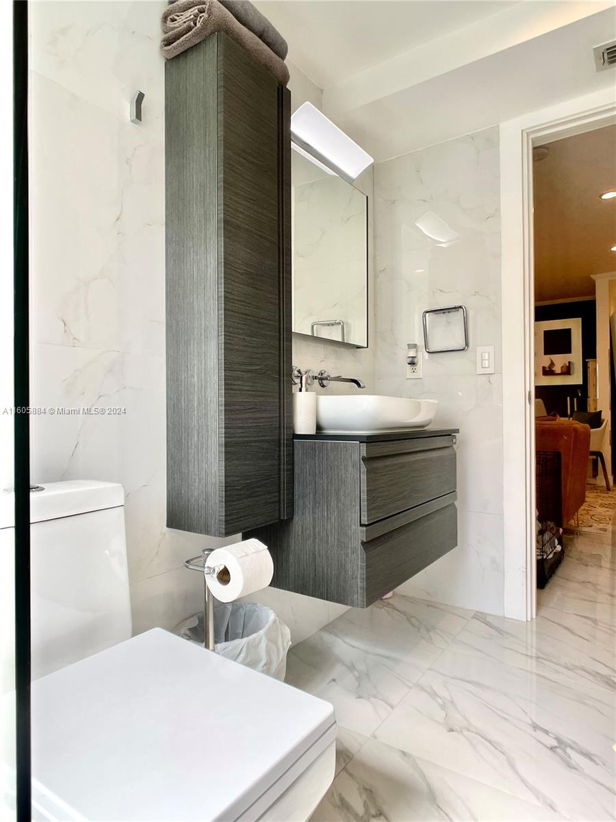 EUCLID 600 CONDO - Residential Lease