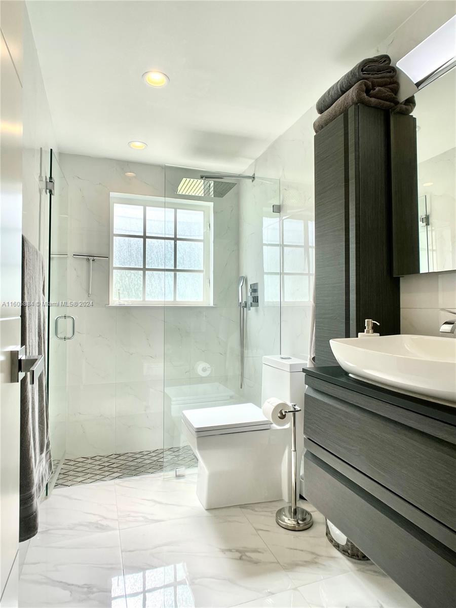 EUCLID 600 CONDO - Residential Lease