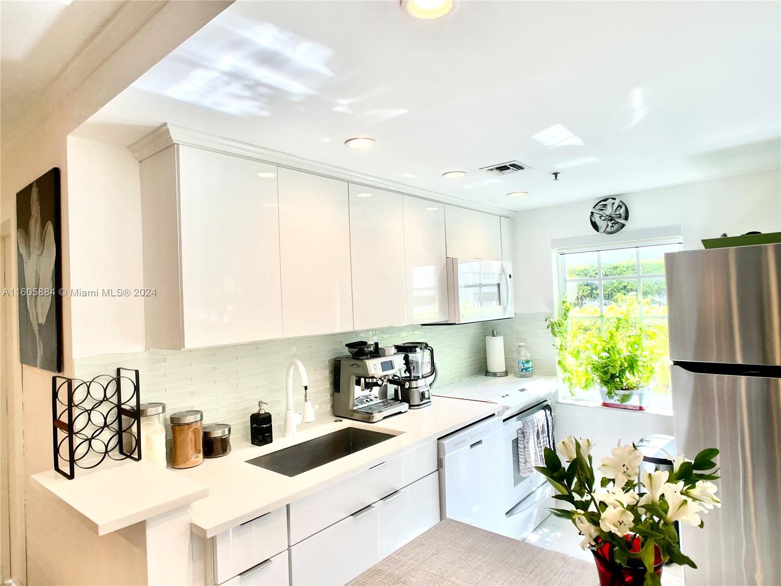 EUCLID 600 CONDO - Residential Lease