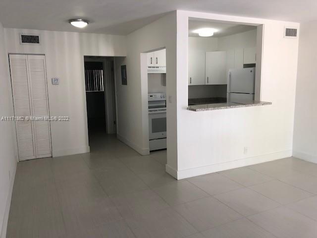 NORTH HOLLYWOOD - Residential Lease