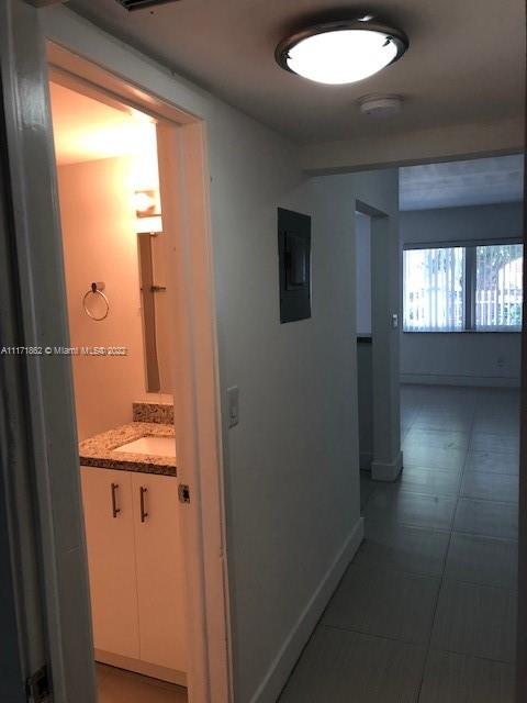 NORTH HOLLYWOOD - Residential Lease