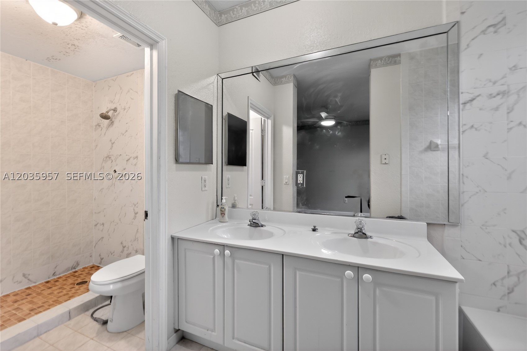 HAWKSNEST 1ST ADDN - Residential