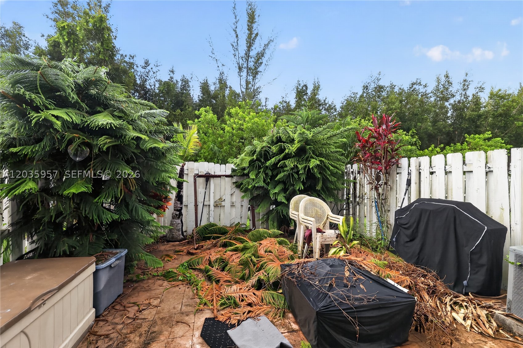 HAWKSNEST 1ST ADDN - Residential