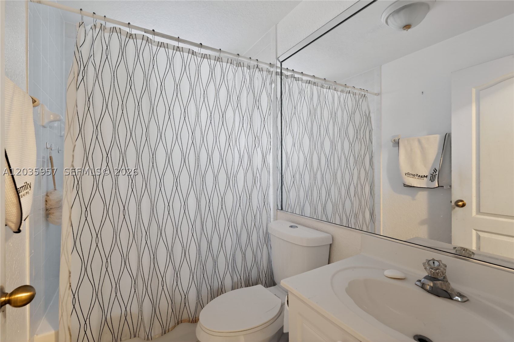 HAWKSNEST 1ST ADDN - Residential