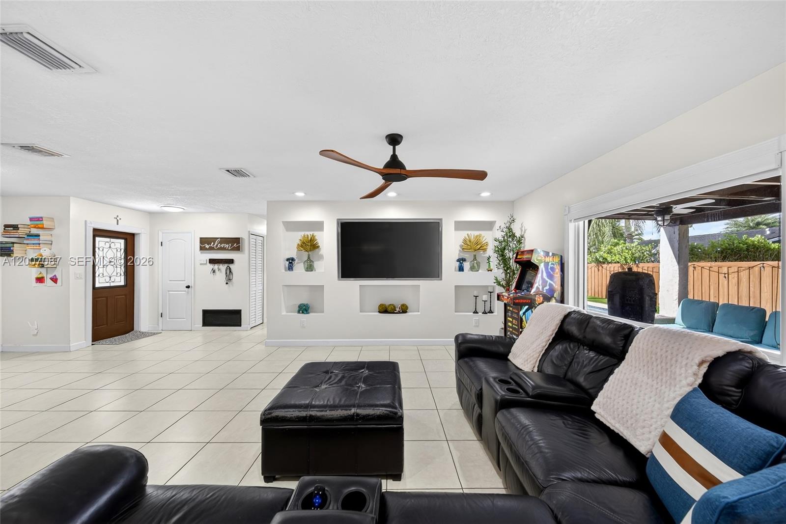 WINSTON PARK UNIT THREE - Residential