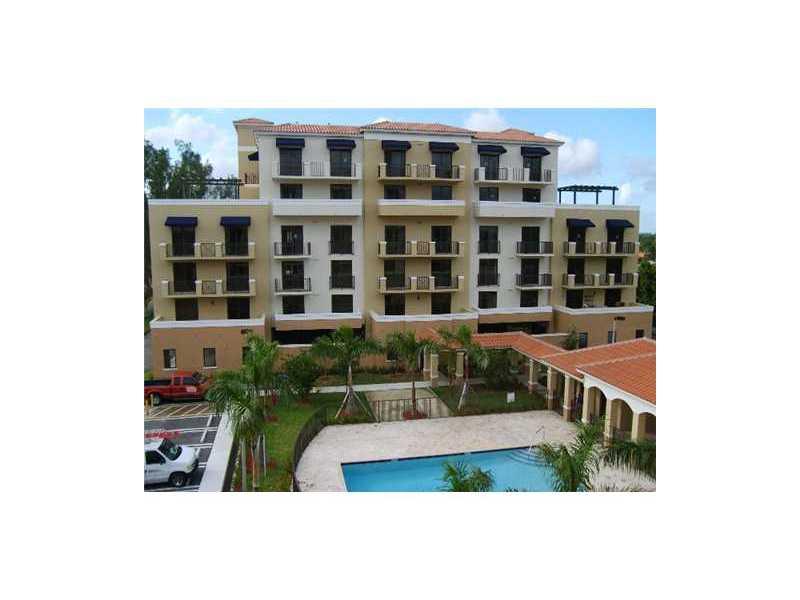 Beautiful 2/2 Condo at Tuscany, Ready to move in very close to main Hwys, International mall, FIU, Centrally located Excellent Community!
