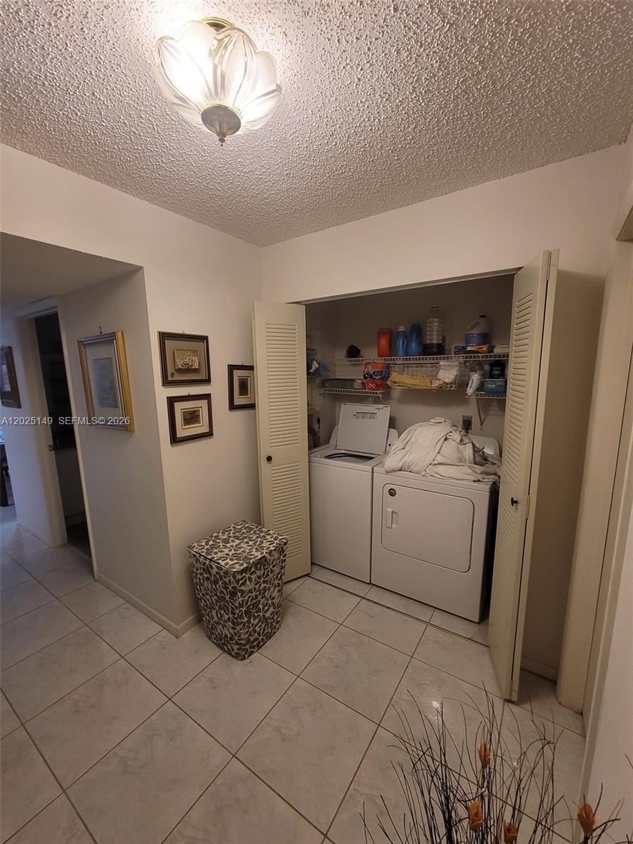 SAVANNAH'S CONDOMINIUM SE - Residential