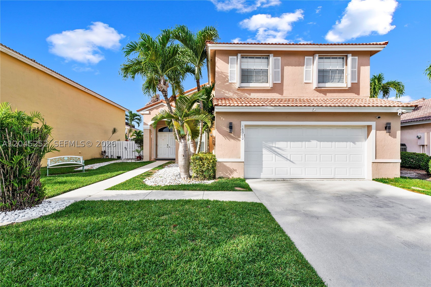 Fantastic updated, two-story single family home in Chapel Trail. This home features 4 Bedrooms, 2 bathrooms,
2-car garage, huge pool, and outside area to relax - Easy to show and ready for immediate
occupancy.