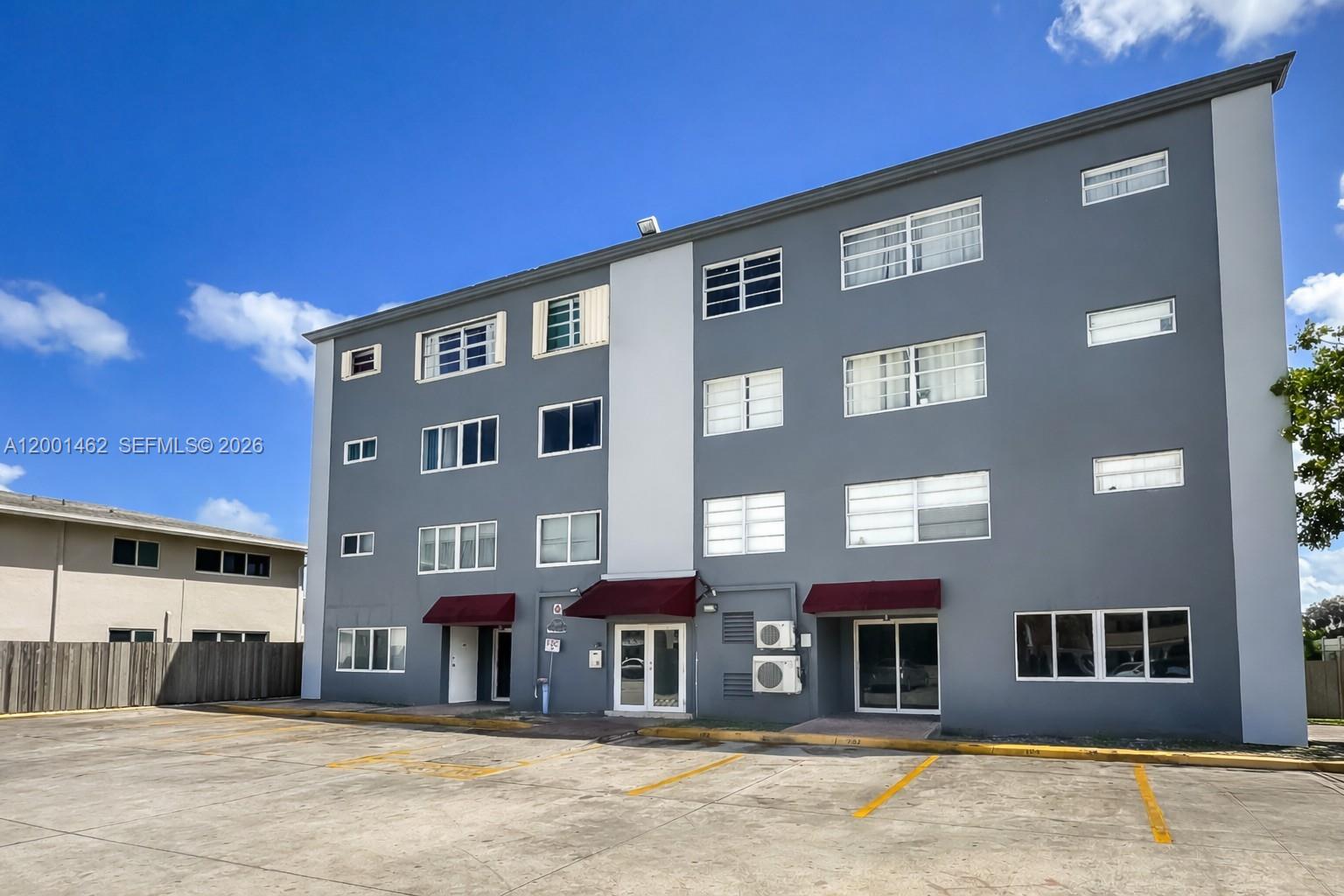 SOMMERSET CONDOMINIUMS - Residential
